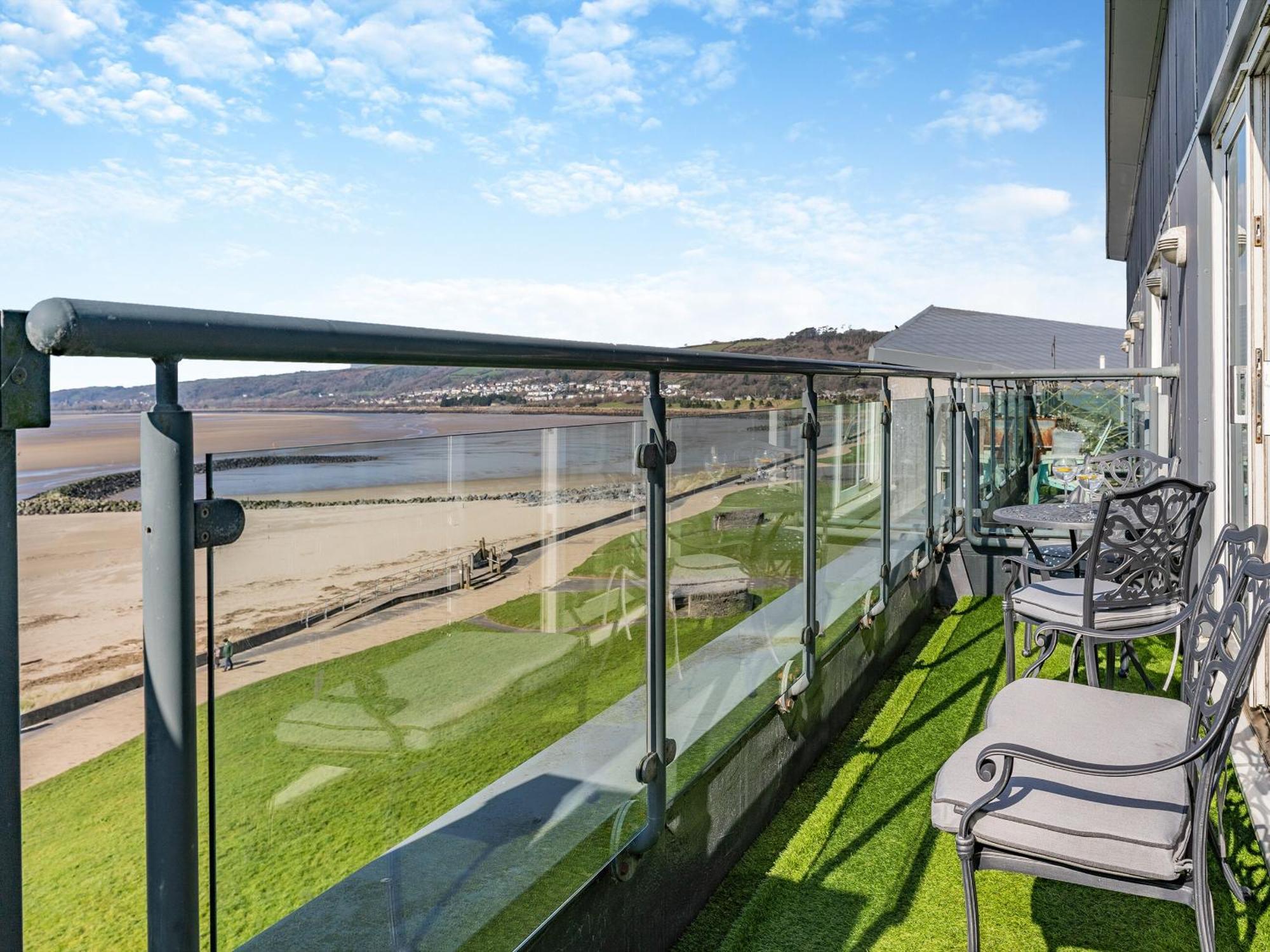 Beachview Llanelli Exterior photo
